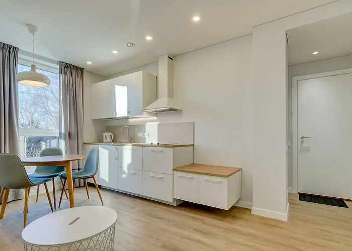Center Apartment 10A